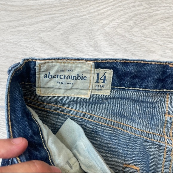 Abercrombie Kilburn Low Rise Boot Button Fly Dark Wash Denim Jeans Boys 14 Slim - Picture 12 of 14